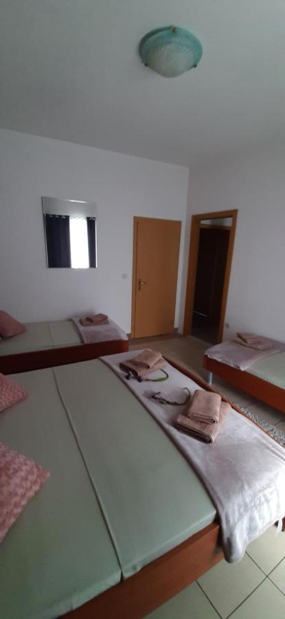 Apartment Narda Baska Voda Luaran gambar