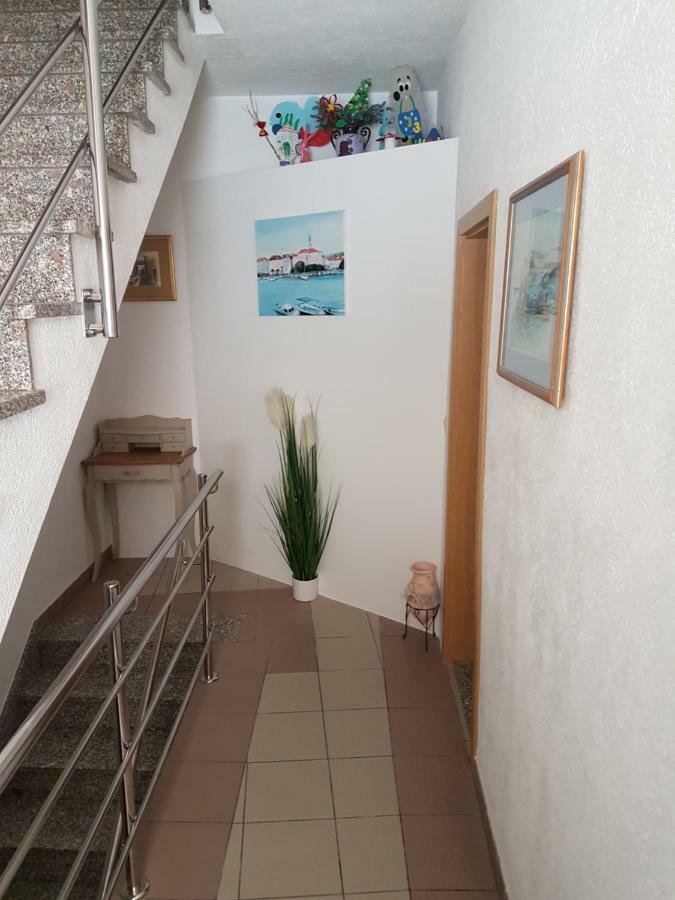 Apartment Narda Baska Voda Luaran gambar