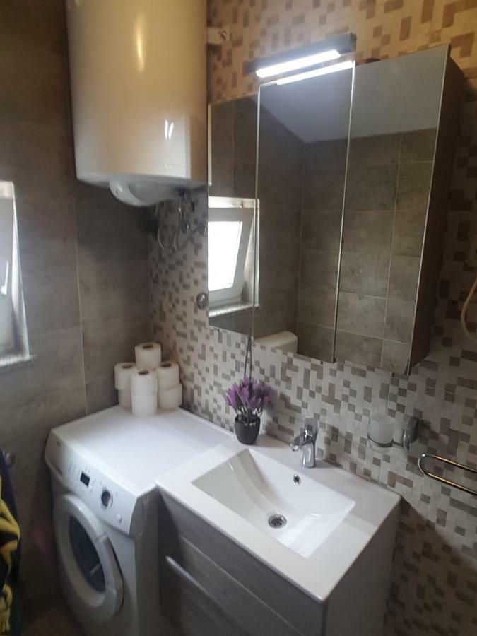 Apartment Narda Baska Voda Luaran gambar